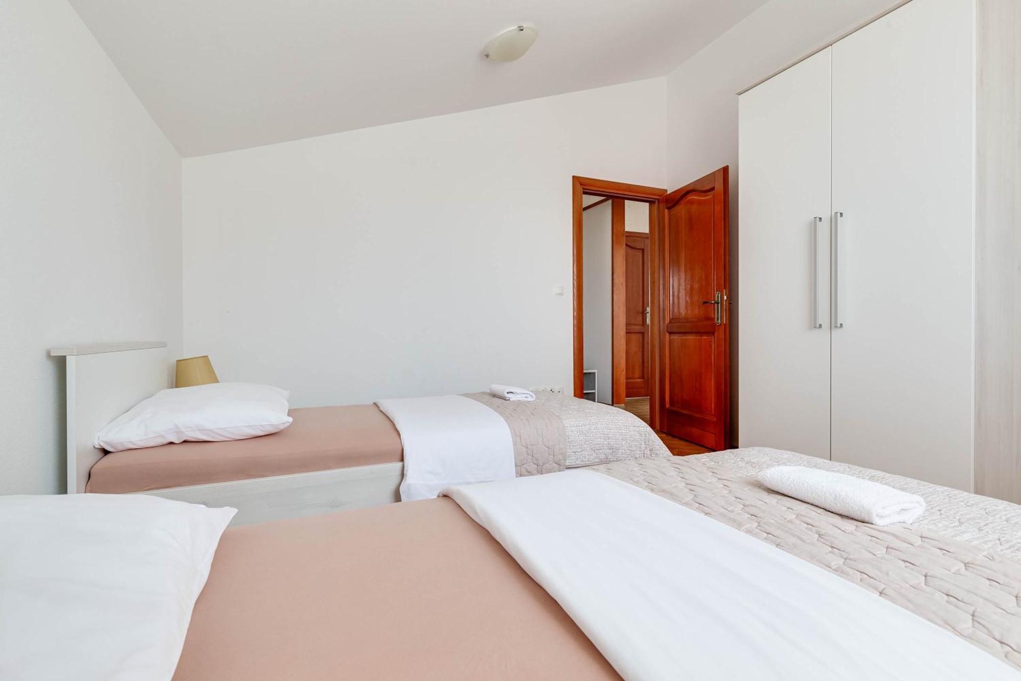 Apartmani Pocrnic Пакоштане Экстерьер фото